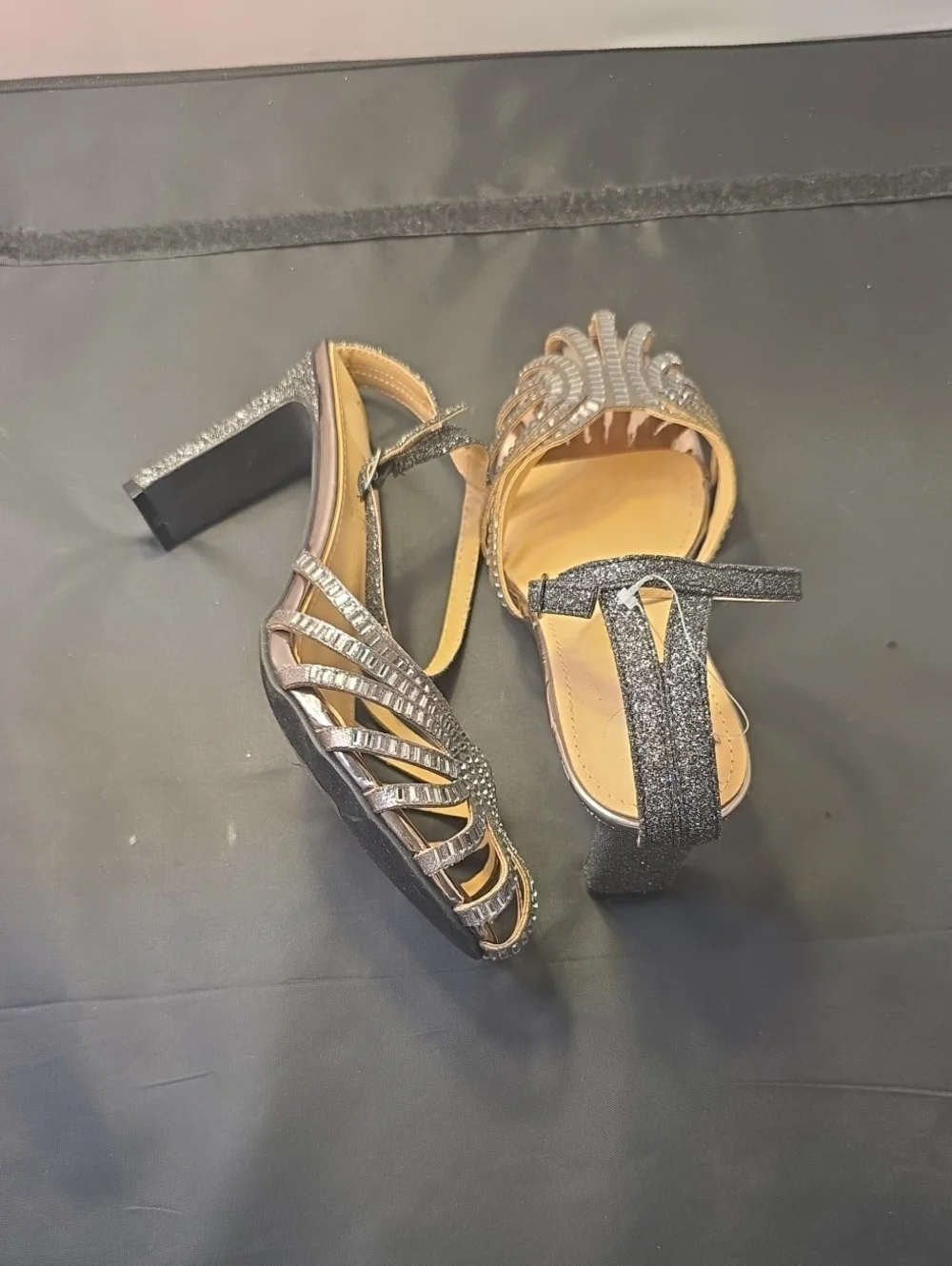 BRAND NEW JESSICA WOMEN's ANKLE-STRAP SANDAL with SILVER CRYSTAL STRAP